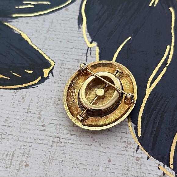 Vintage AVON Precious Gold Pin with Tiny Sparkling Faux Diamond Stone C1 - Picture 3 of 8